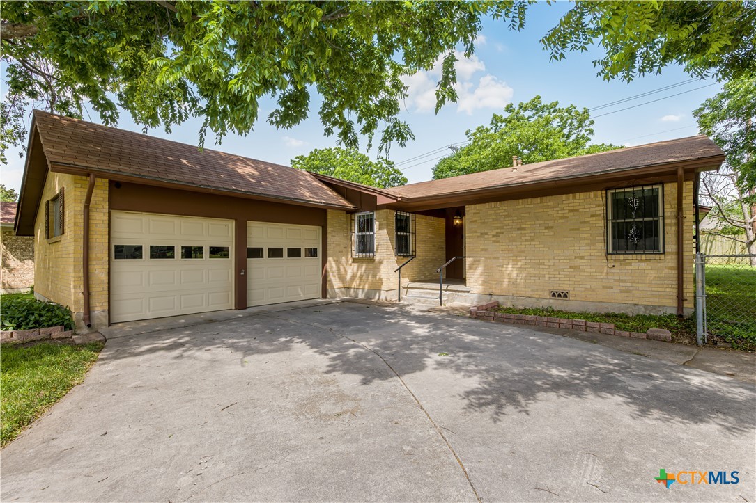 509 Joe Morse Drive Property Photo 3