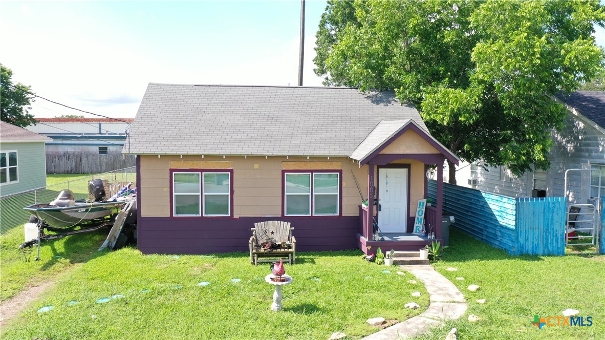 1003 E San Antonio Street Property Photo 1