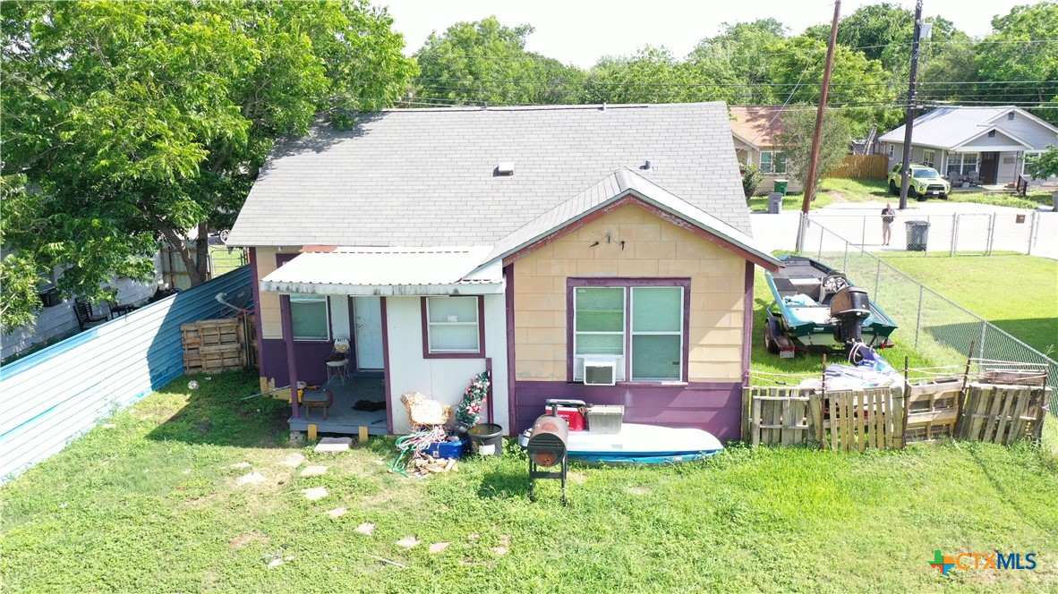 1003 E San Antonio Street Property Photo 2