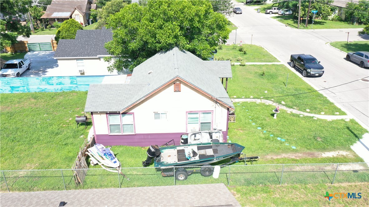 1003 E San Antonio Street Property Photo 3