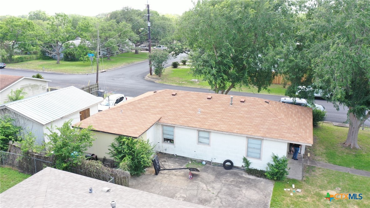 701 E Hiller Street Property Photo 3