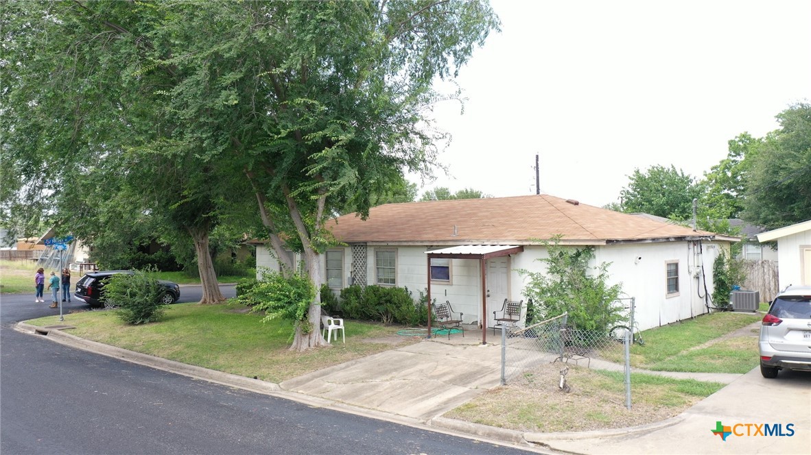 701 E Hiller Street Property Photo 6