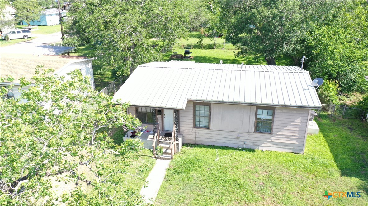 1104 Taylor Avenue Property Photo 2
