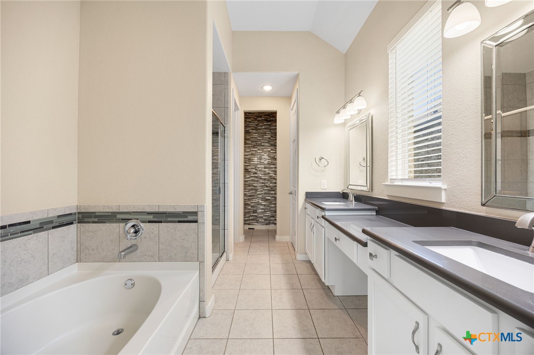 6633 Verona Place Property Photo 7