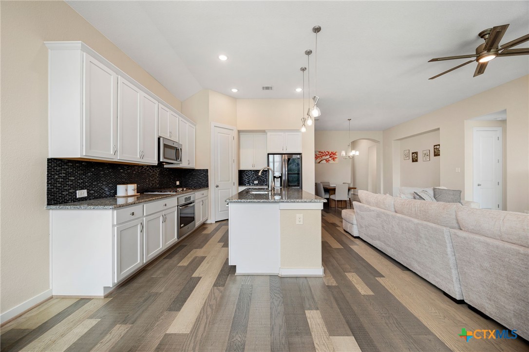 6633 Verona Place Property Photo 10