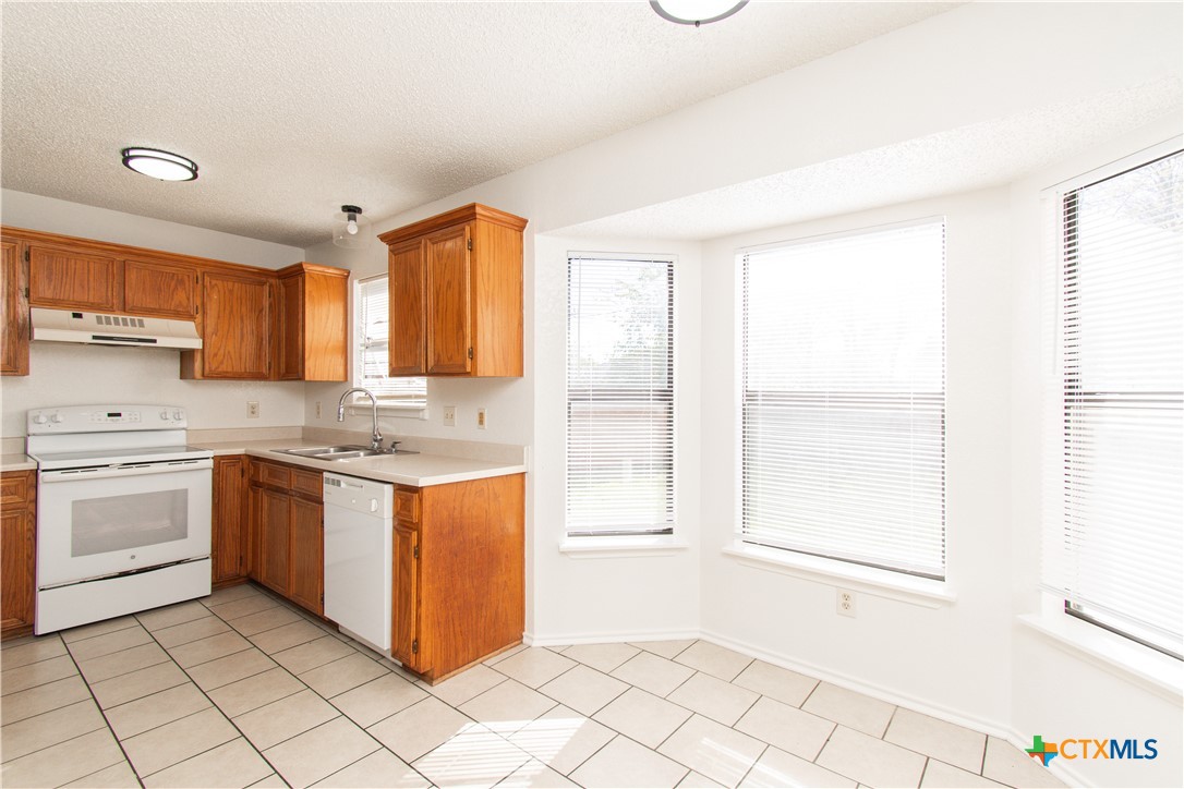 2104 Corona Drive Property Photo 5