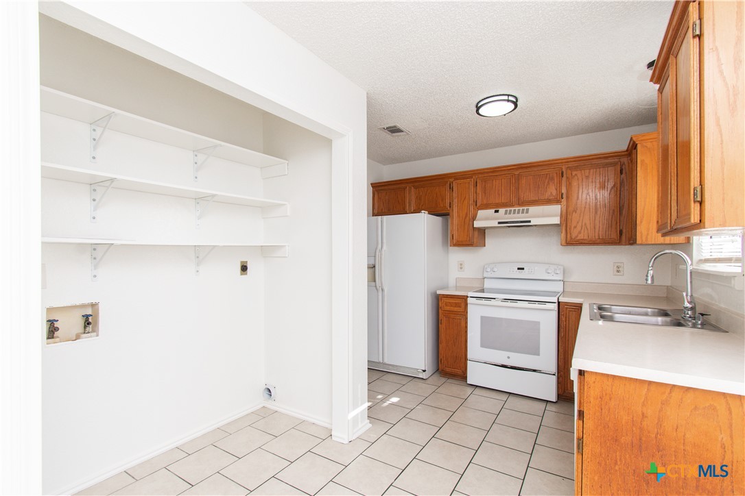 2104 Corona Drive Property Photo 6