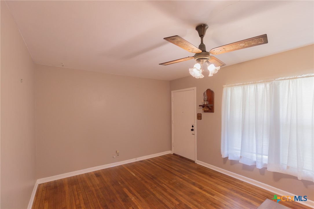 2001 E Rosebud Avenue Property Photo 3