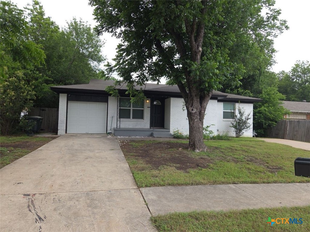 1315 Estes Drive Property Photo 1