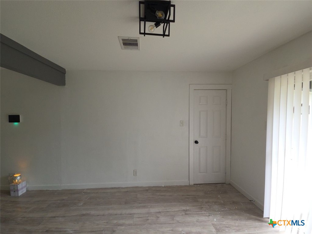 1315 Estes Drive Property Photo 4