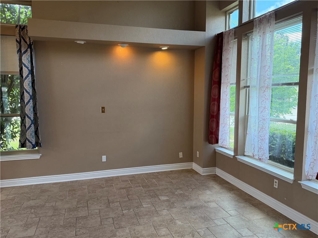 2208 Illinois Drive Property Photo 6