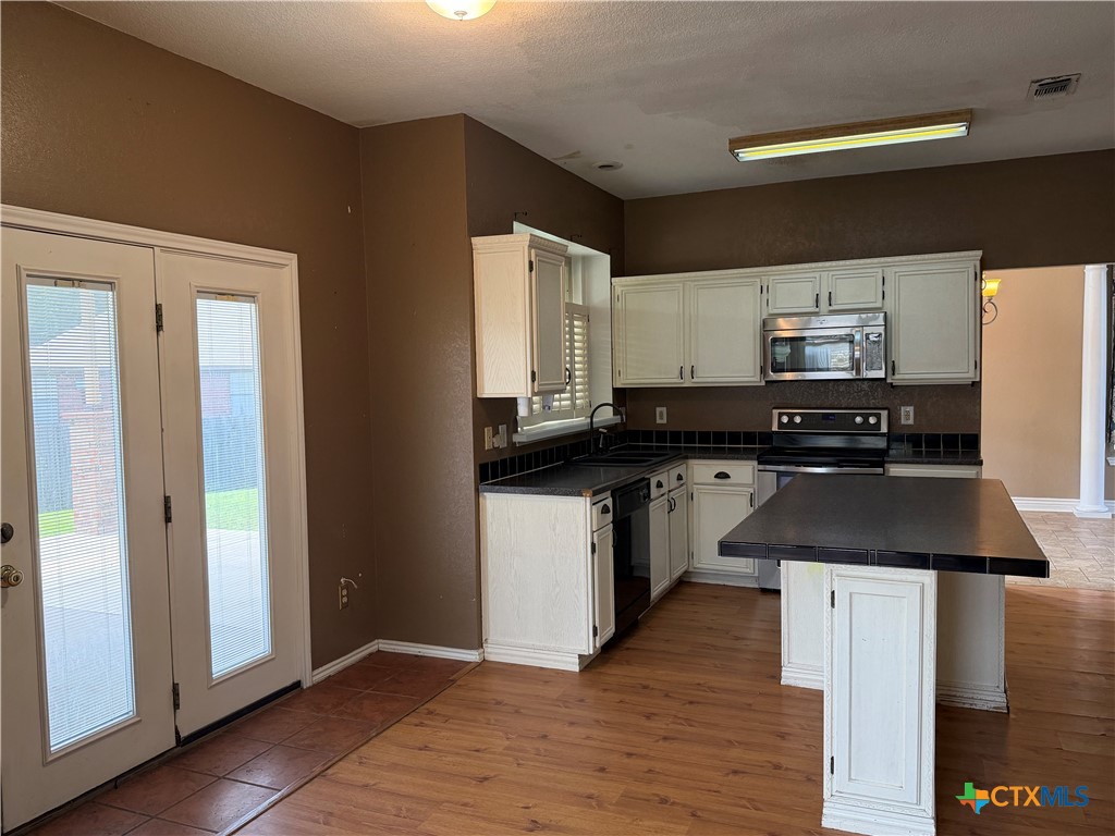 2208 Illinois Drive Property Photo 12
