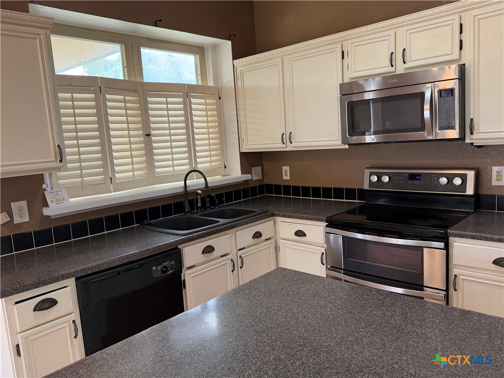 2208 Illinois Drive Property Photo 14