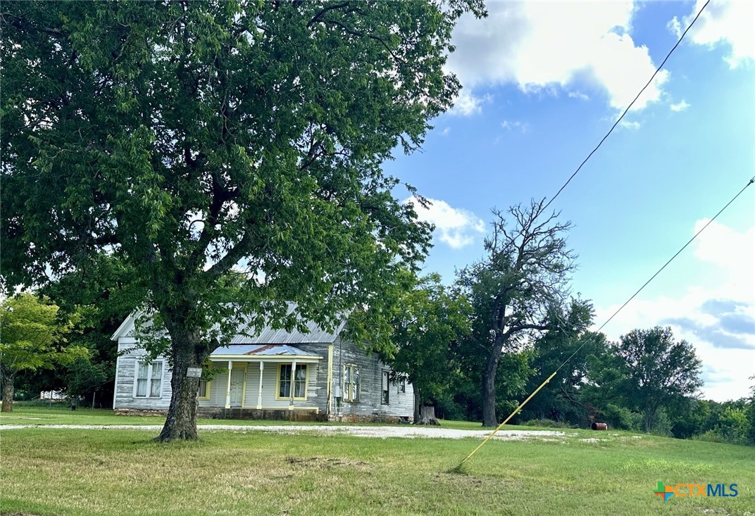 8225 Fm 182 Property Photo 2