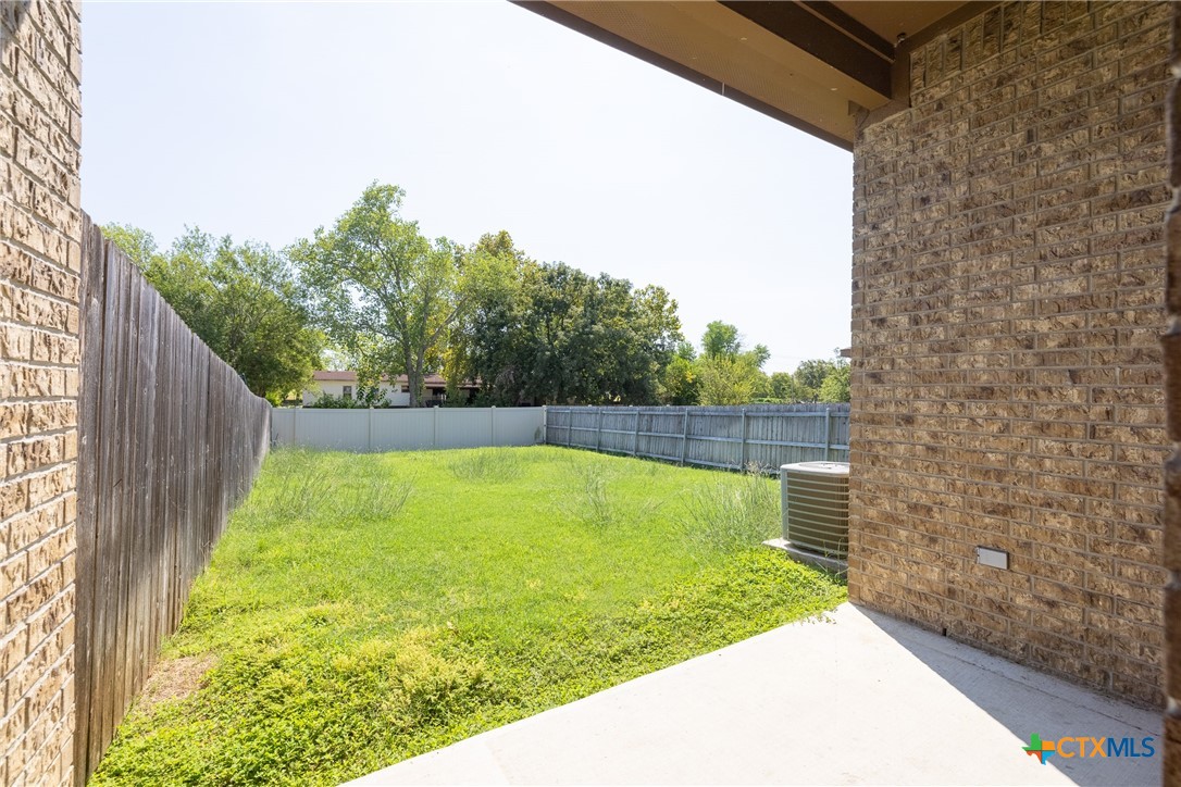 570 Creekside Circle Property Photo 2