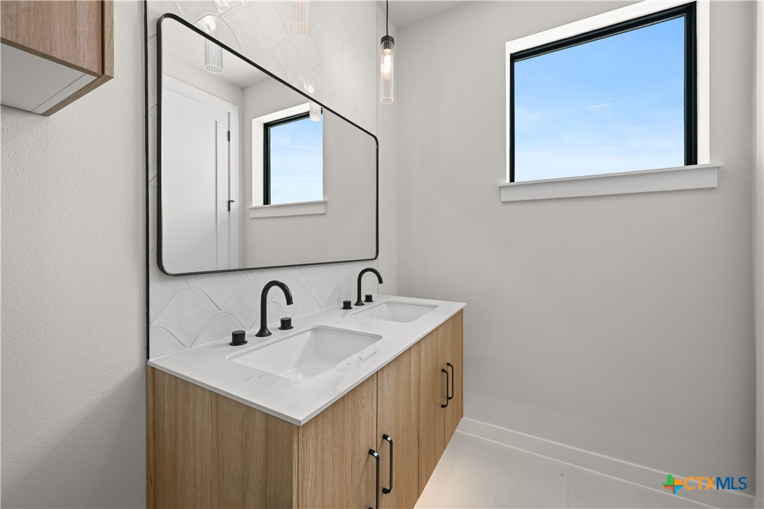 634 Central Parkway 1201 Property Photo 27