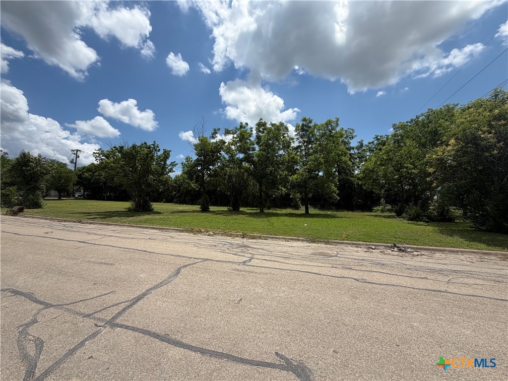 1501 E E Avenue Property Photo 5