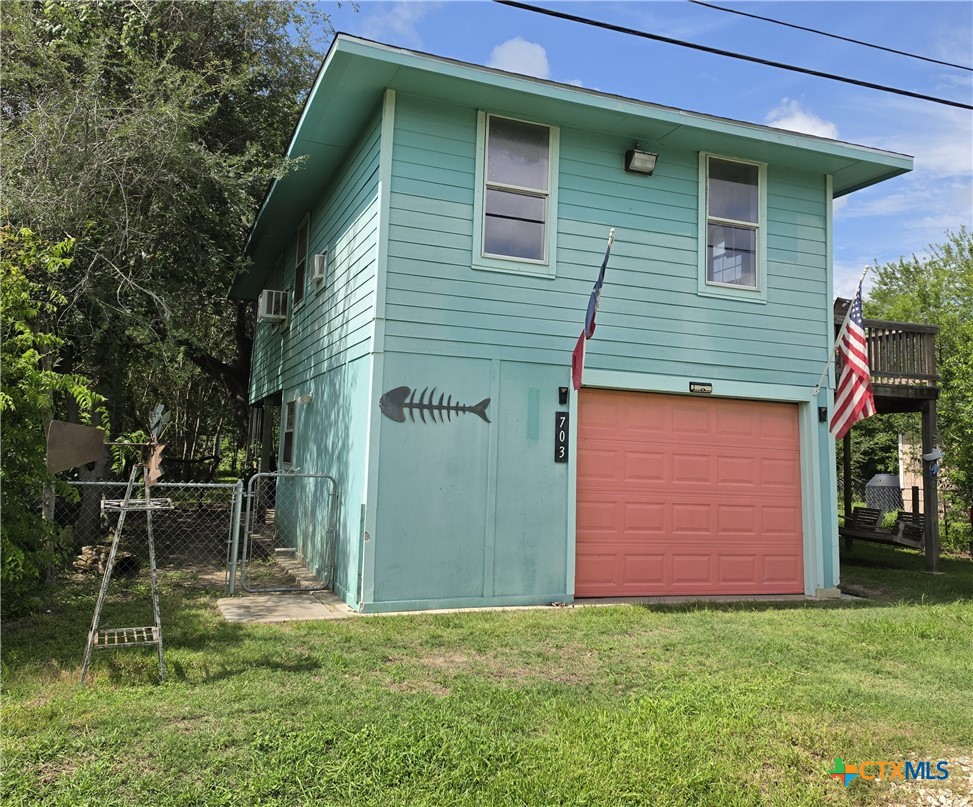 703 E Houston Avenue Property Photo 1