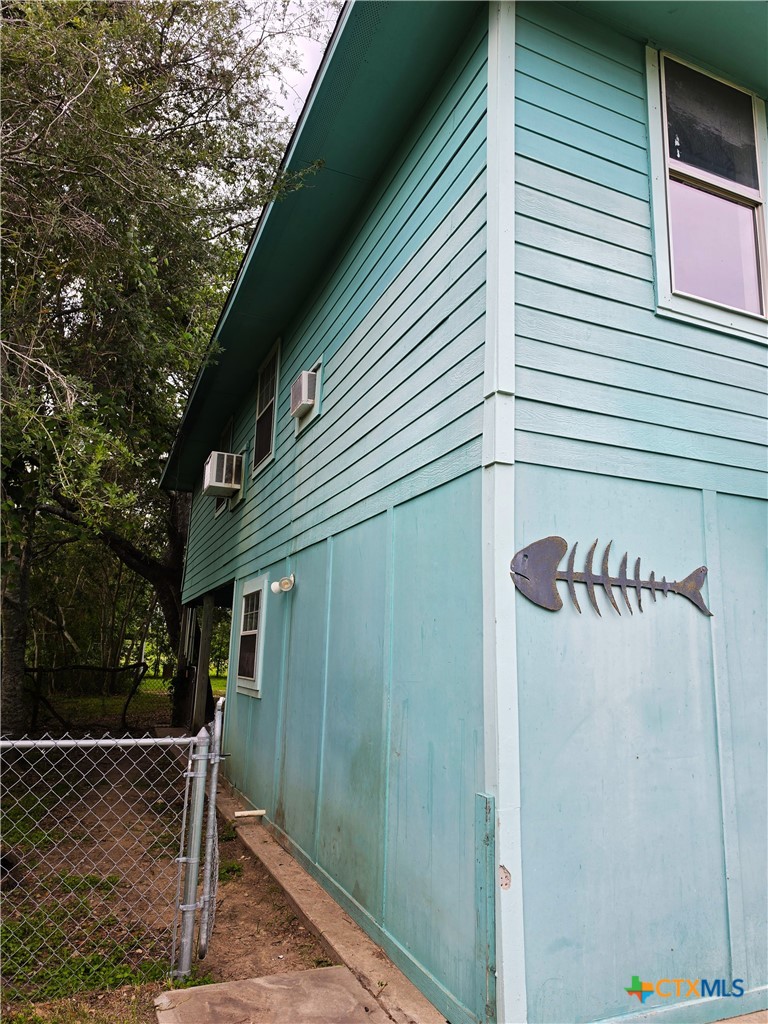 703 E Houston Avenue Property Photo 2
