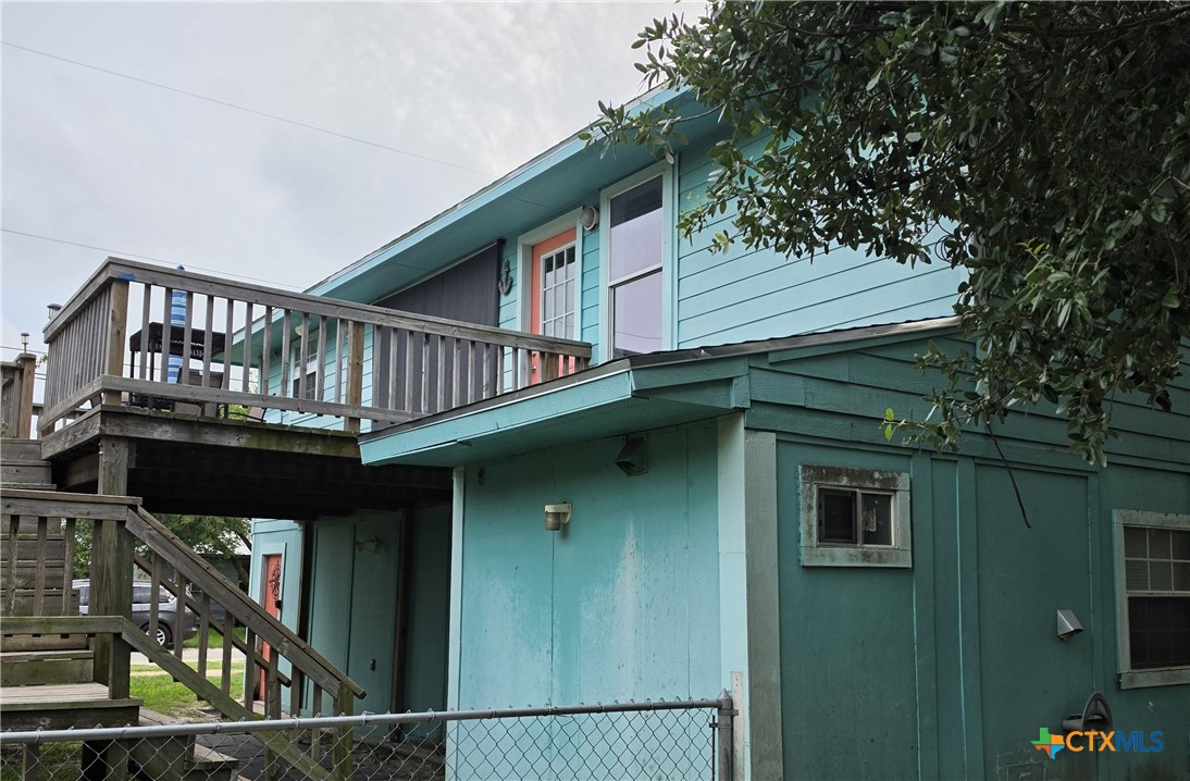 703 E Houston Avenue Property Photo 8