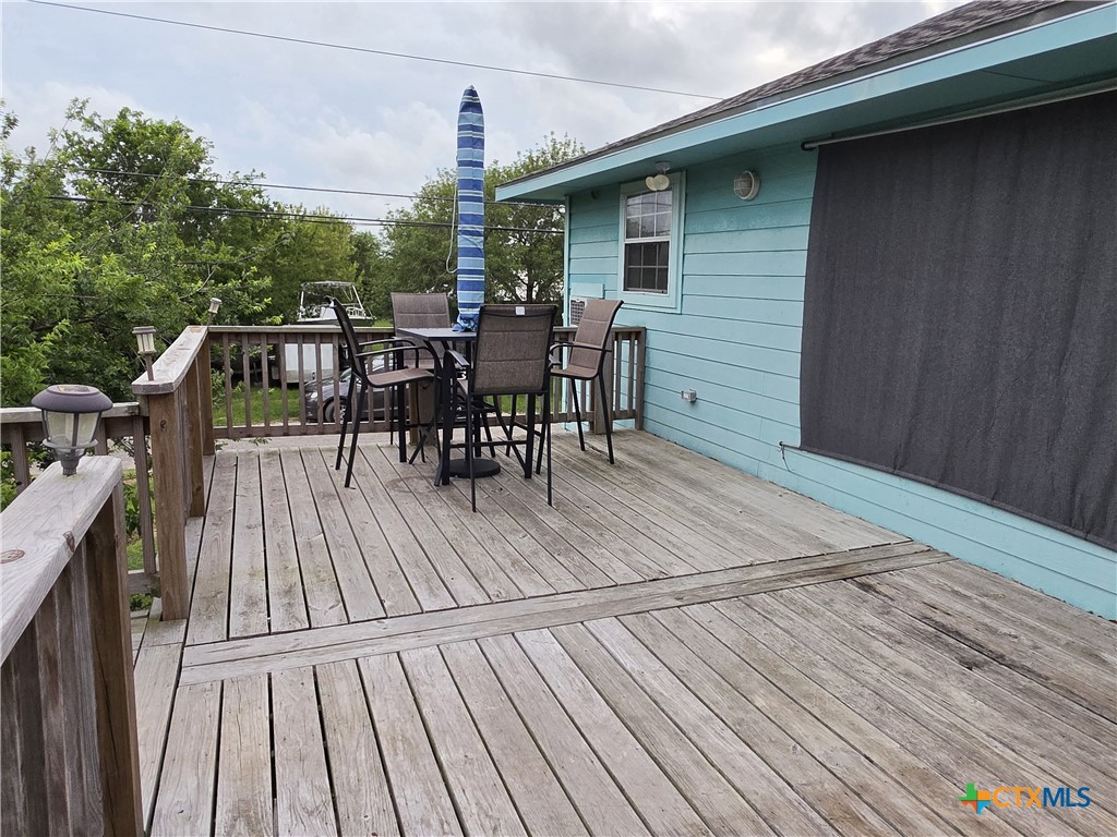 703 E Houston Avenue Property Photo 11