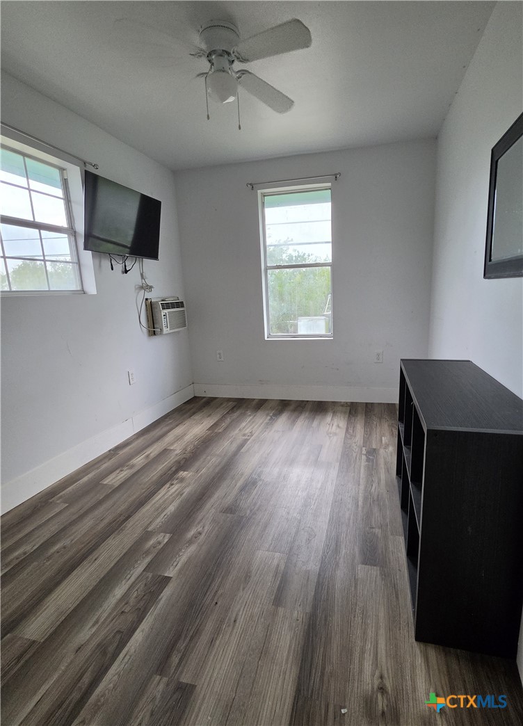 703 E Houston Avenue Property Photo 16