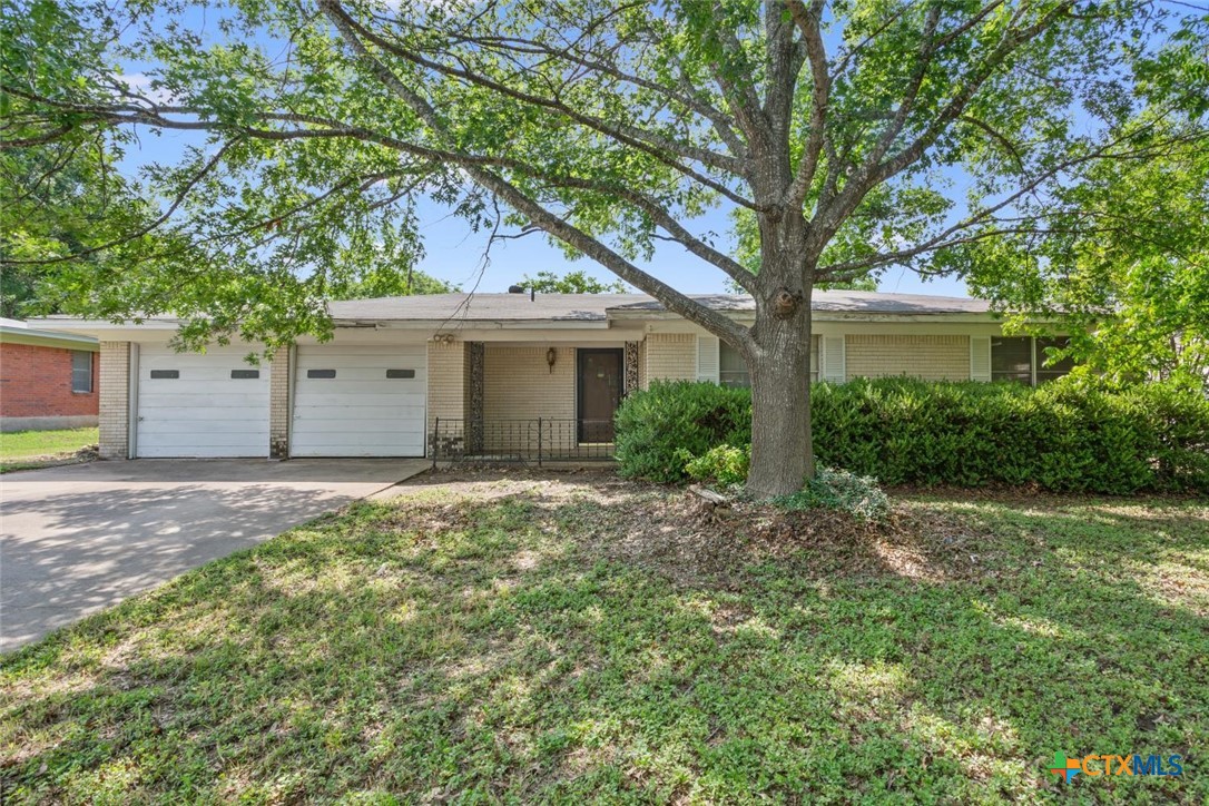 3105 Las Moras Drive Property Photo 1