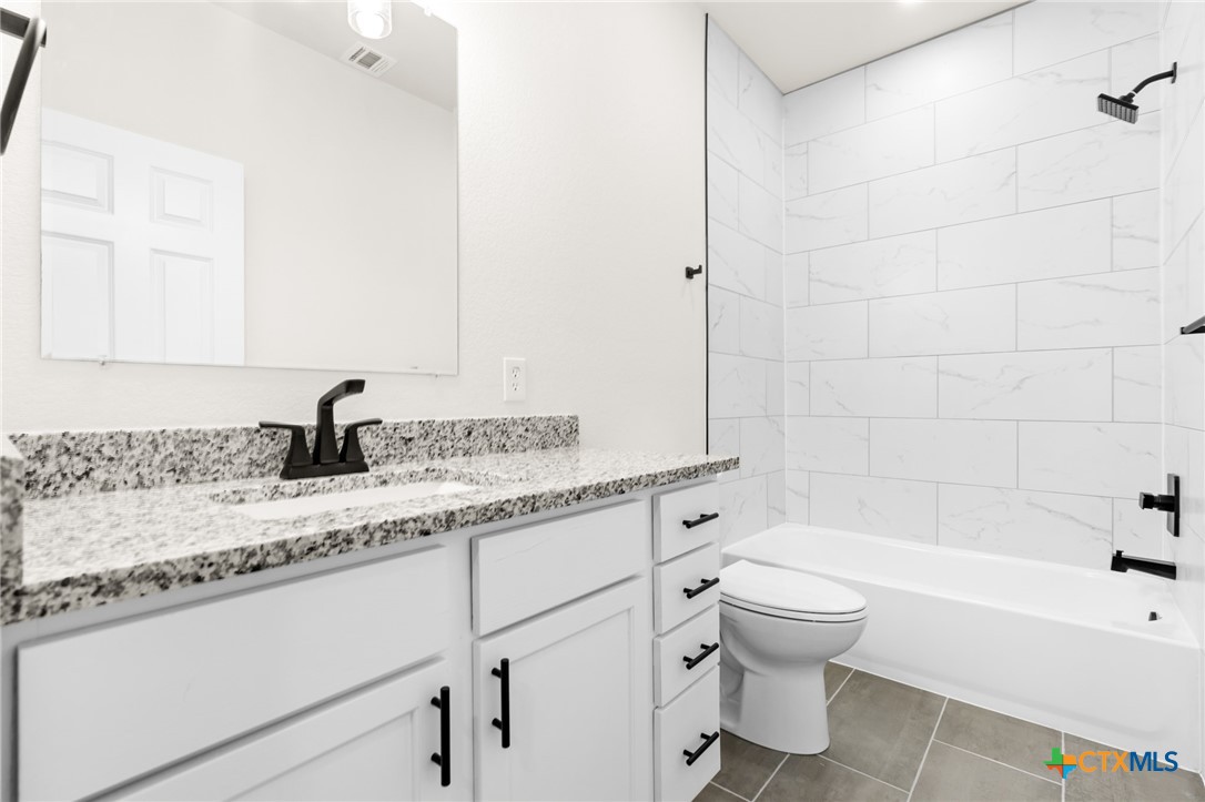 209 S 18th Street C Property Photo 17