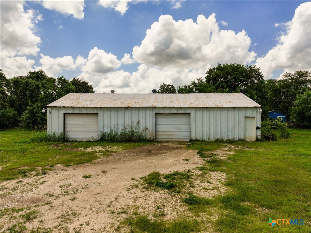 1711b Holland Road Property Photo 5