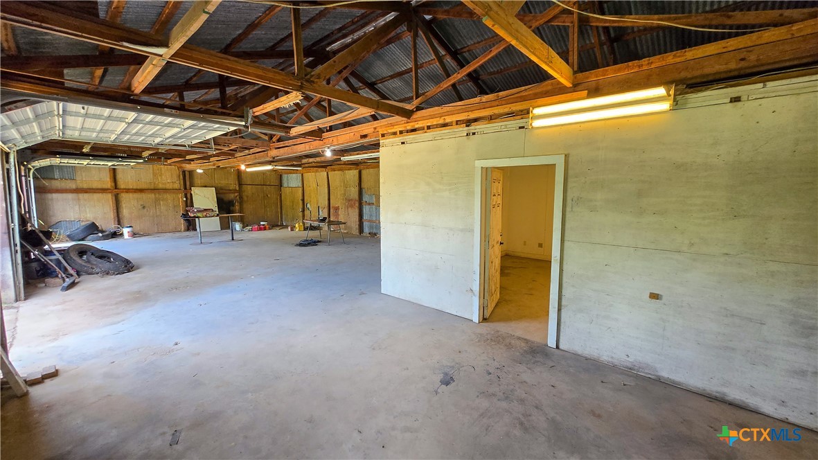 1711b Holland Road Property Photo 12