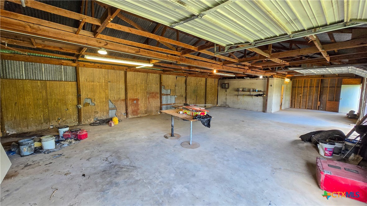 1711b Holland Road Property Photo 14