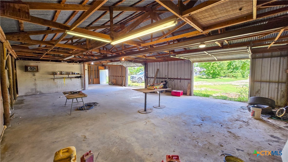 1711b Holland Road Property Photo 15
