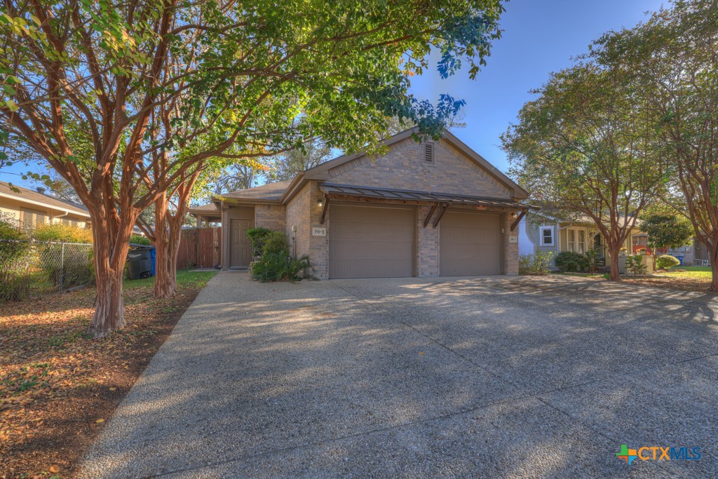 388 E Faust Street Property Photo 1