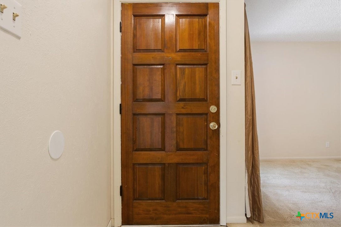 1906 Willowbend Drive Property Photo 3