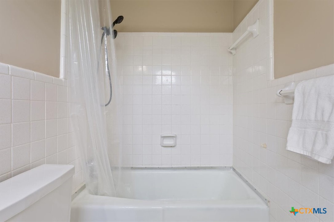 1906 Willowbend Drive Property Photo 18