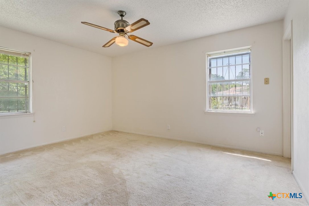 1906 Willowbend Drive Property Photo 19