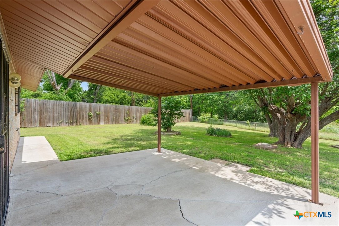 1906 Willowbend Drive Property Photo 29