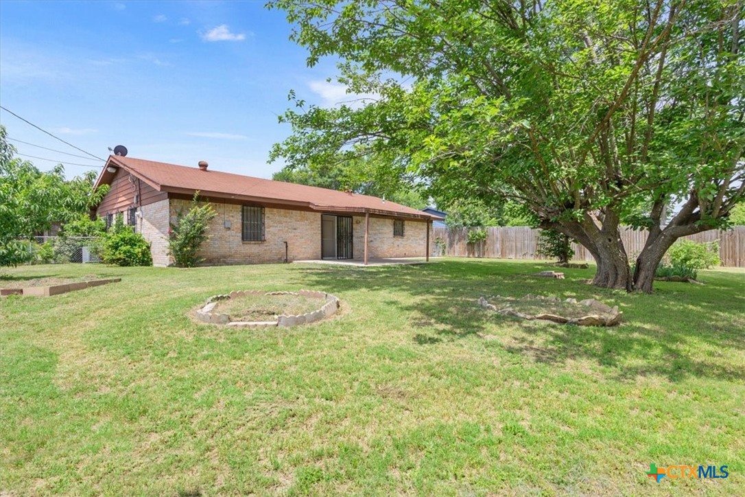 1906 Willowbend Drive Property Photo 32