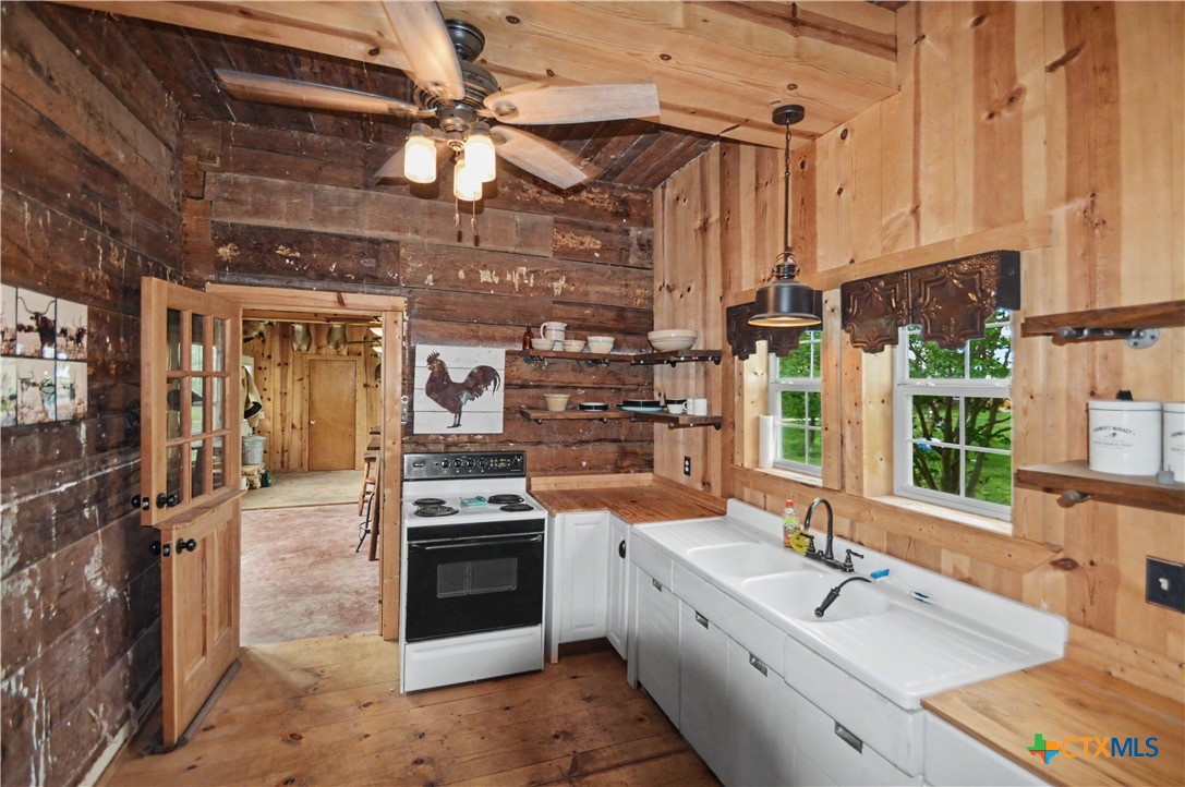 1312 Fm 581 Highway Property Photo 13