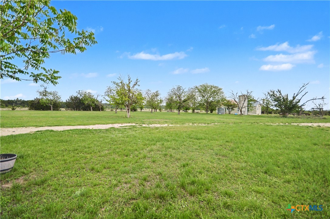1312 Fm 581 Highway Property Photo 44
