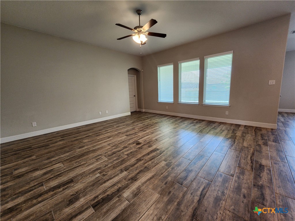 1331 Gruene Glen Property Photo 3