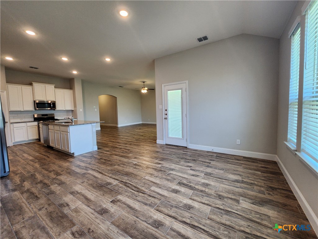 1331 Gruene Glen Property Photo 6