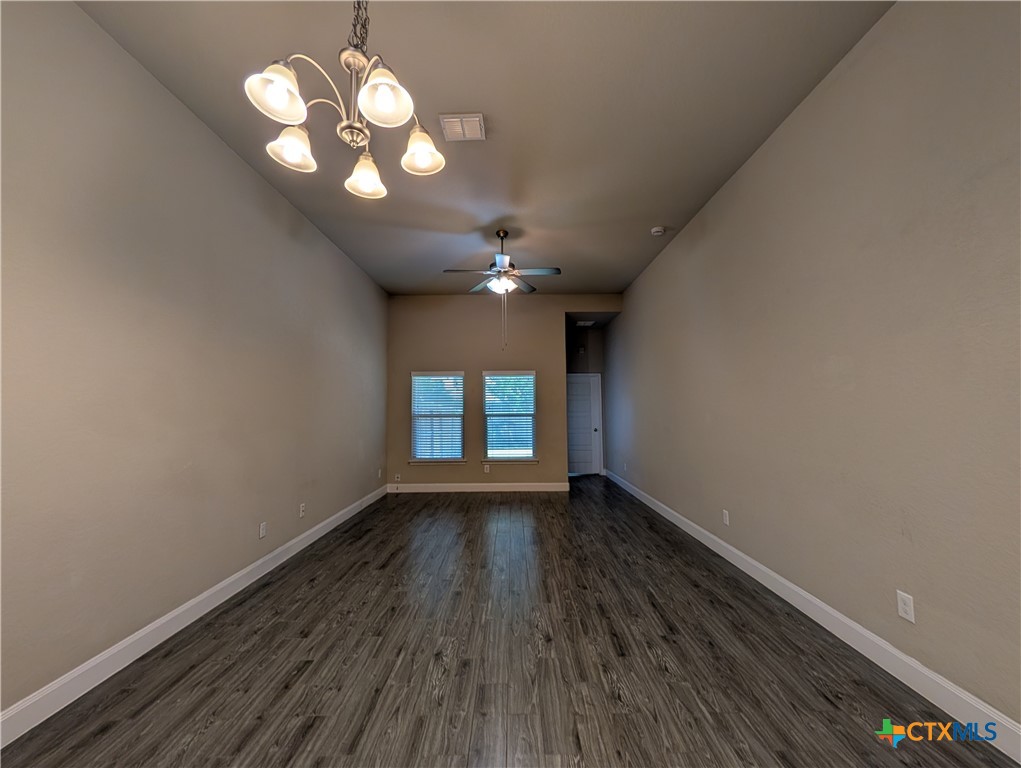 1211 Old Fm 306 Property Photo 4