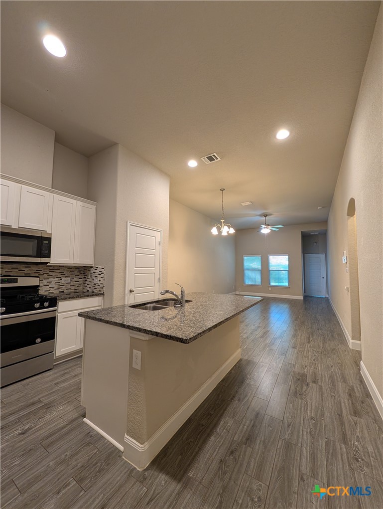 1211 Old Fm 306 Property Photo 6