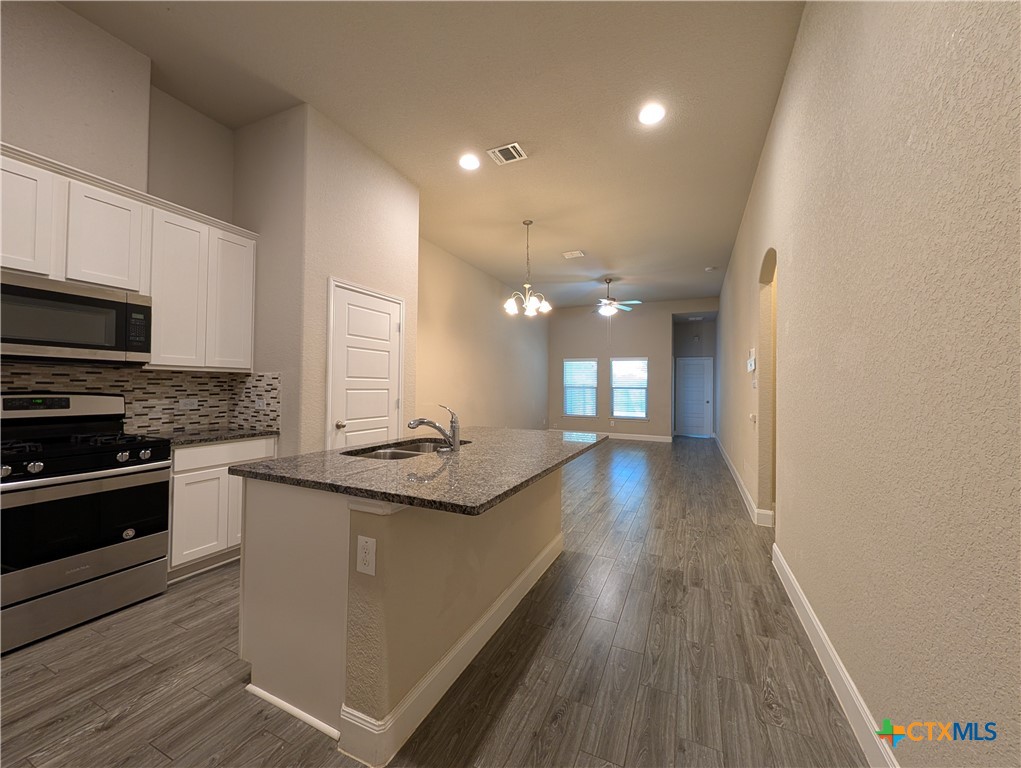 1211 Old Fm 306 Property Photo 7