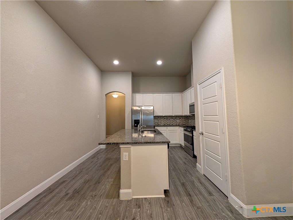 1211 Old Fm 306 Property Photo 11