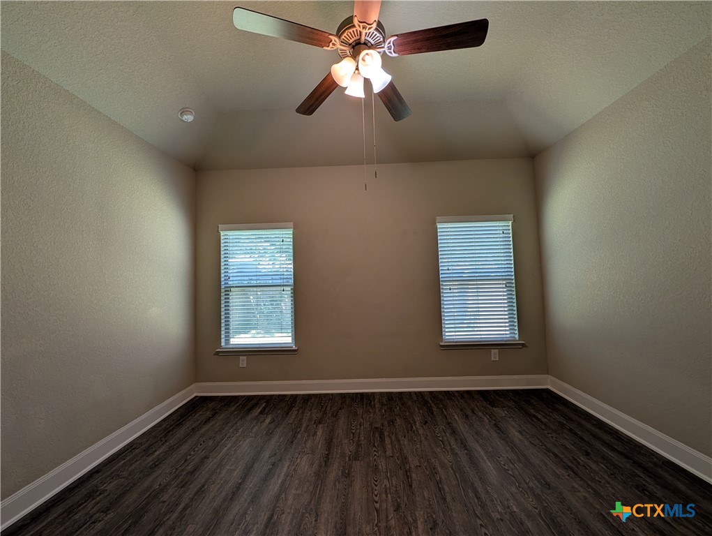 1211 Old Fm 306 Property Photo 12