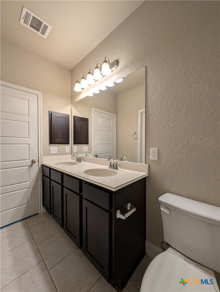 1211 Old Fm 306 Property Photo 15