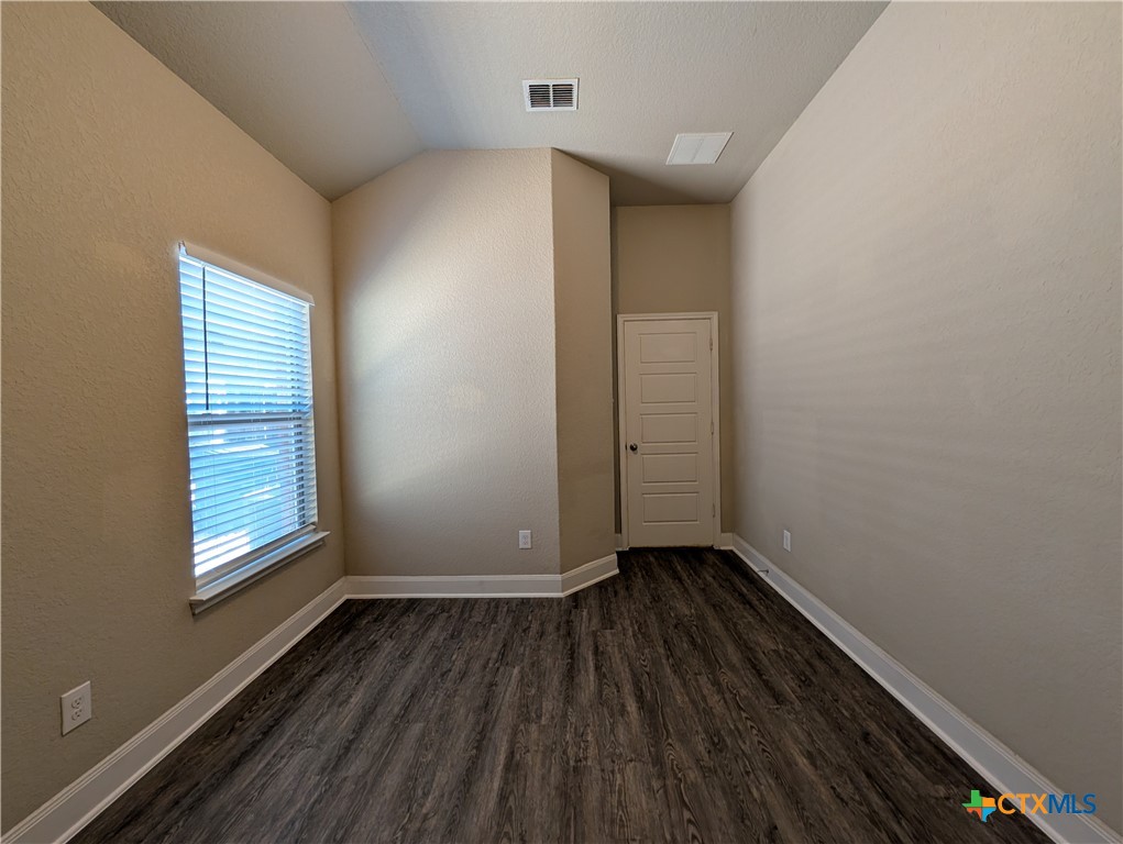 1211 Old Fm 306 Property Photo 16
