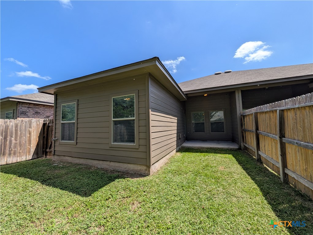 1211 Old Fm 306 Property Photo 22